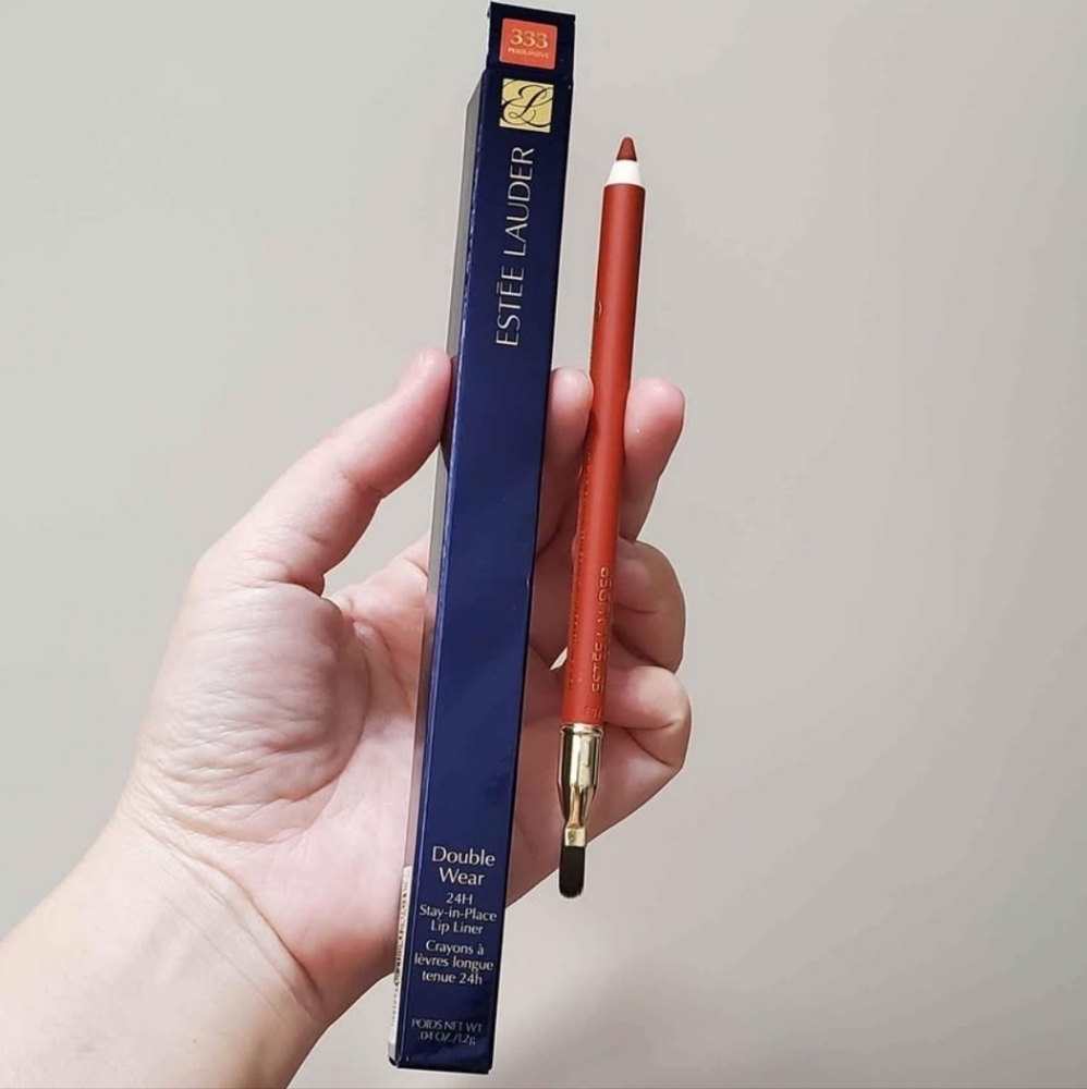 Estee Lauder lip liner Lip pencil with Lip blush